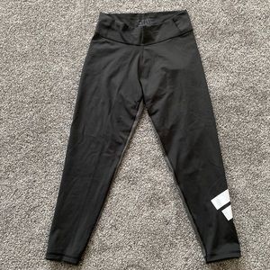Adidas women 3/4 leggings. Size M